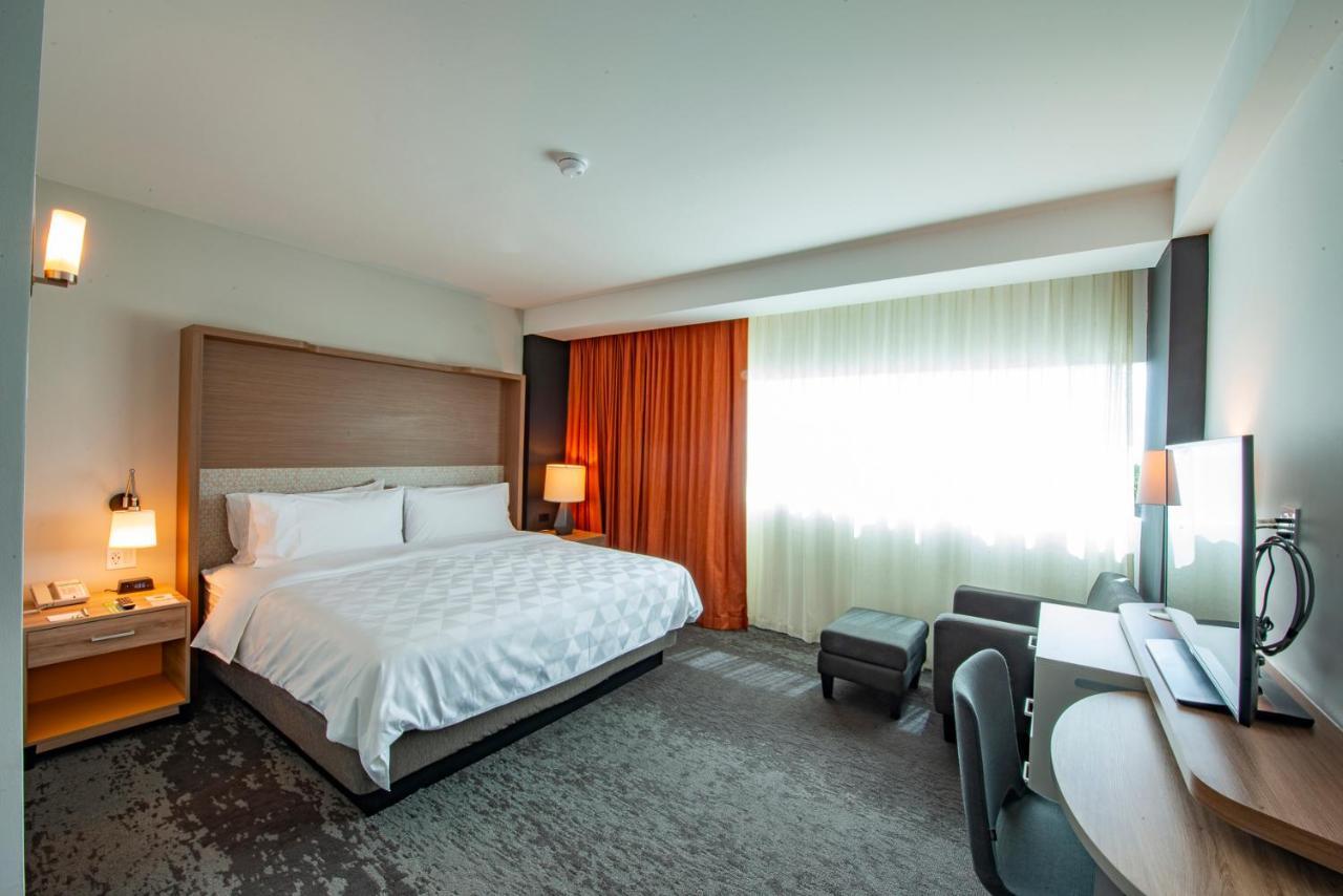 Holiday Inn & Suites - Merida La Isla By Ihg חדר תמונה