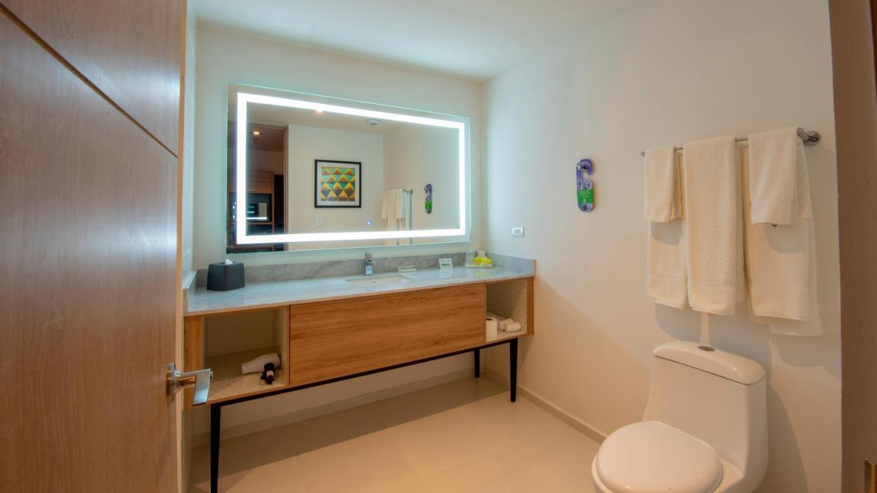Holiday Inn & Suites - Merida La Isla By Ihg מראה חיצוני תמונה