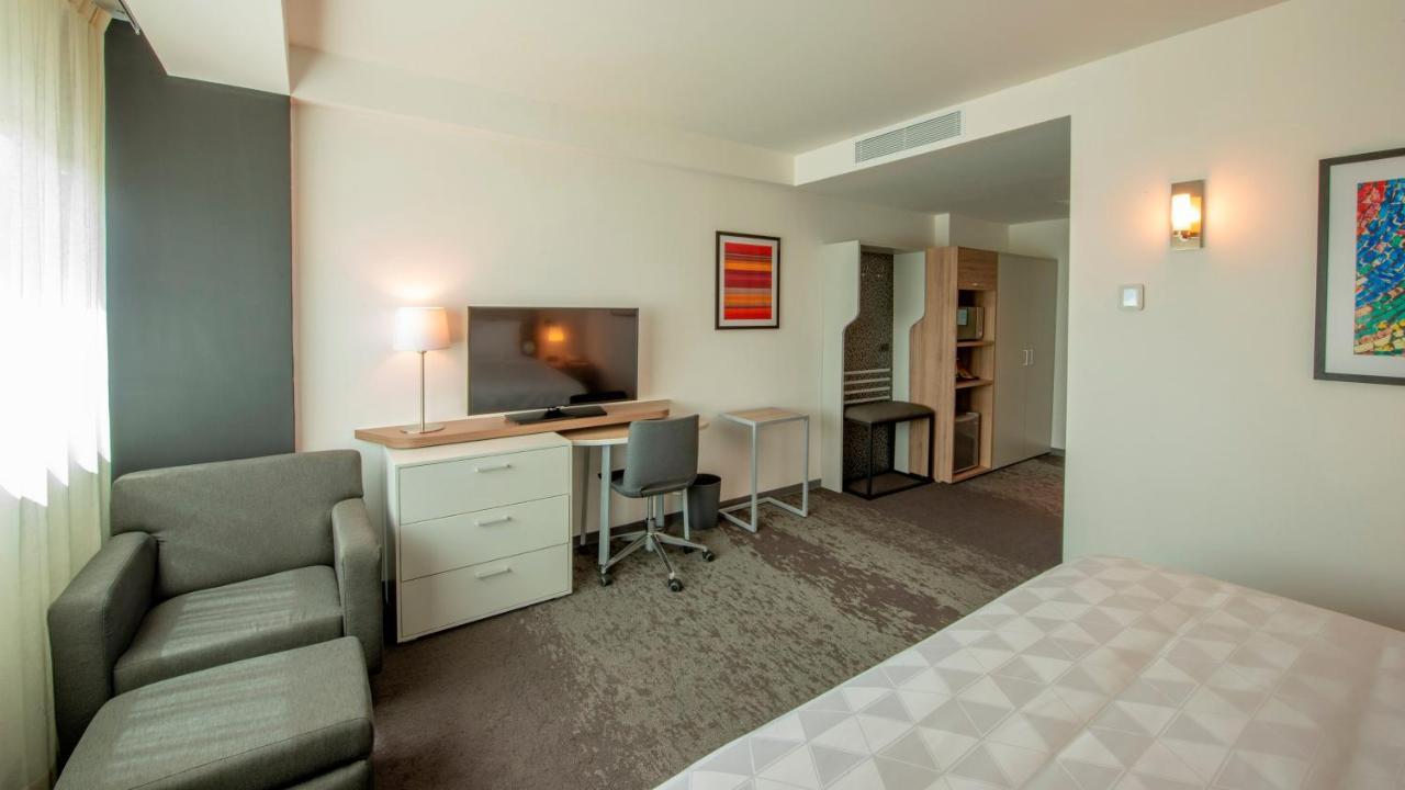 Holiday Inn & Suites - Merida La Isla By Ihg מראה חיצוני תמונה